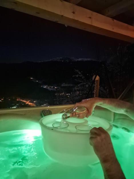 LusterMolden 1 - Med Jacuzzi!アパートメント エクステリア 写真
